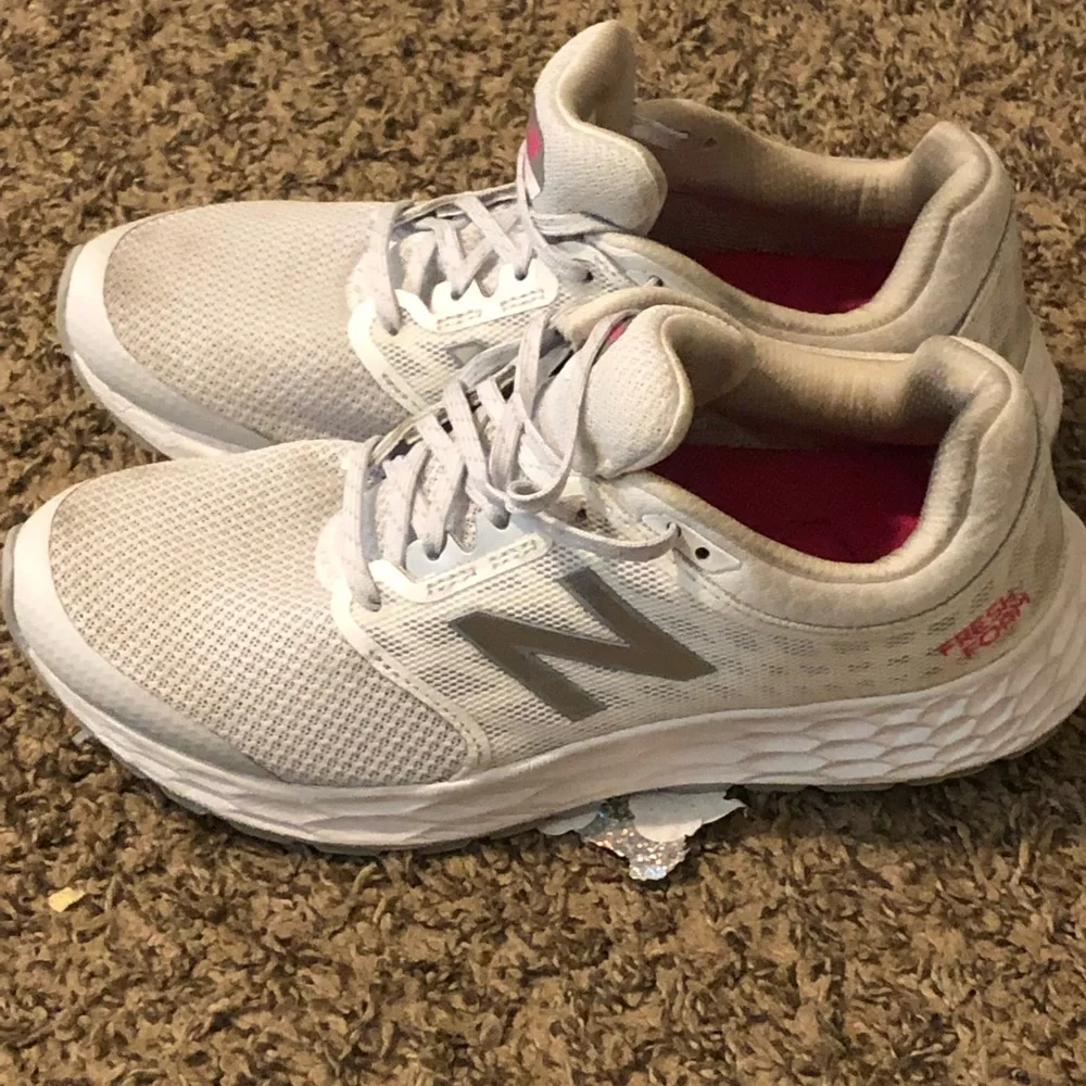 Used - Picture 2 of 4